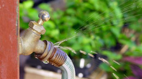 How To Fix A Leaking Garden Tap ‐ Big Blue Plumbing