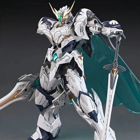 HG 1/144 SNAA SC-002 Titan Greatsword Tristan Model Kit The Round Table ...