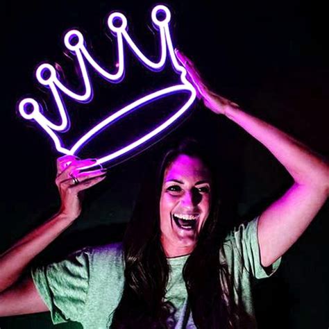Crown Neon Sign For Decor – squaro™