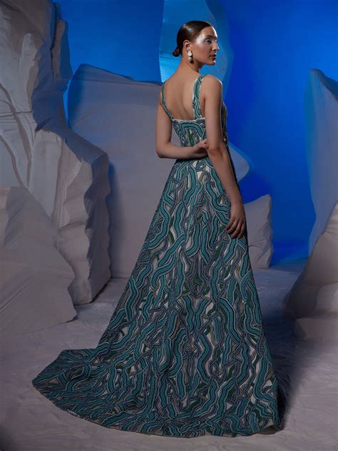 Cotton silk gown with a strap neckline – samantchauhan