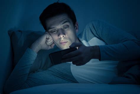 睡前玩手机 影响学生睡眠导致注意力下降 | 睡眠质量 | 新唐人中文电视台在线