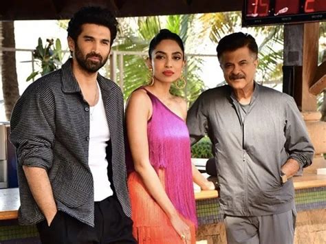 वेब सीरीज 'द नाइट मैनेजर' का प्रमोशन करते नज़र आए आदित्य रॉय कपूर ...