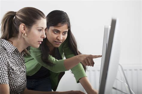 Employee Training Computer 的图像结果