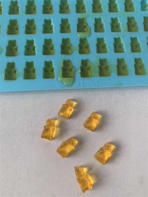 3 Ingredient gummy bears - easy homemade recipe