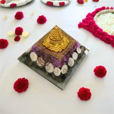 Dhan Suraksha, Laxmi Pyramid Orgonite Amethyst & Gomti Chakra – Soulwise