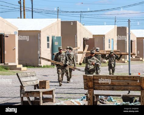 Soldiers with 2nd Armored Brigade Combat Team, 1st Armored Division ...