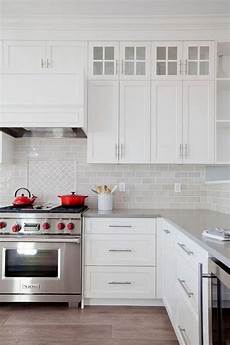 Kitchen Backsplash For White Cabinets by 28 Amazing Kitchen Backsplash With White Cabinets Ideas Kitchen Backsplash For White Cabinets