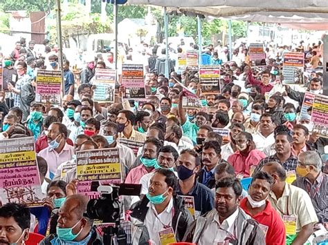 TN Electricity Employees Protest Privatisation Move | NewsClick