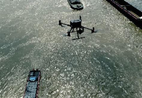 扬州海事新型无人机助力汛期水上安全立体巡航监管_我苏网