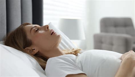 11 Symptoms in Women They Should Not Ignore - lifeberrys.com