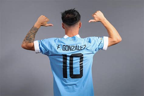 Franco Gonzalez, a classic No10 feeding Uruguay's dreams