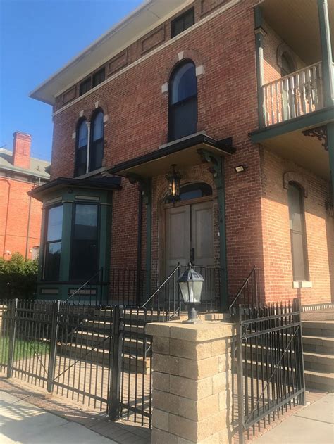 THE COCHRANE HOUSE LUXURY HISTORIC INN (Detroit) - Specialty Hotel ...