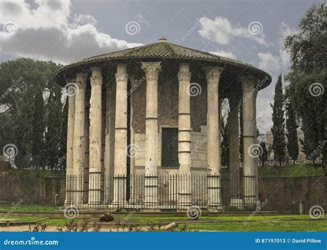 Temple of Vesta, Rome editorial stock photo. Image of footprint - 87197013