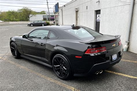 2015 Chevy Camaro ZL1 With Just 2,800 Miles Pops Up For Sale