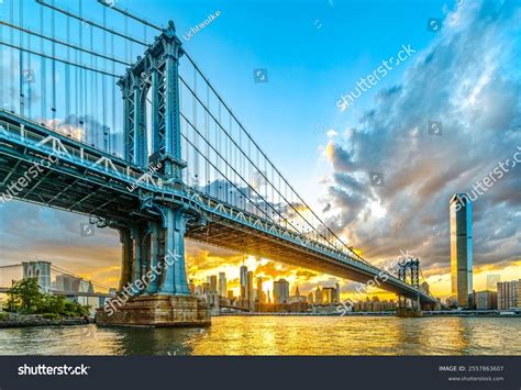 Historic Manhattan Bridge Brooklyn New York Stock Photo 2557863607 ...