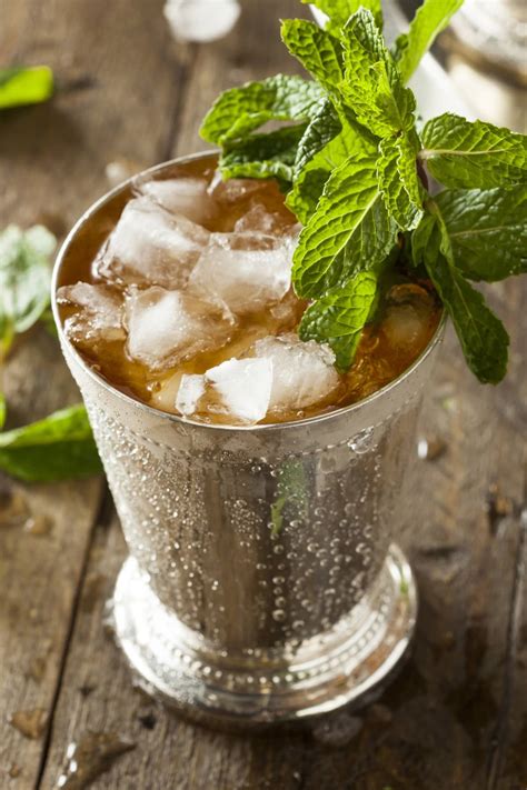 Mint Julep (Classic Cocktail Recipe) - Insanely Good