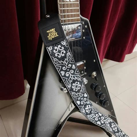 Ernie Ball 4166 Tribal Silver Jacquard Guitar Strap – BAJAAO.COM