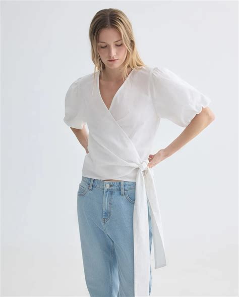 Ni Zara ni Massimo Dutti: la blusa de lino ideal para el verano es de ...