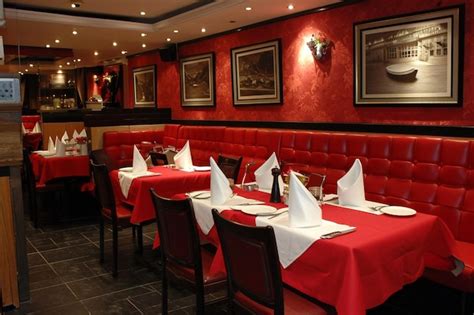 Gourmet dreams restaurant | Premium AI-generated image