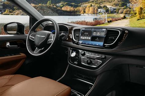 Uconnect Software Update Chrysler 的图像结果