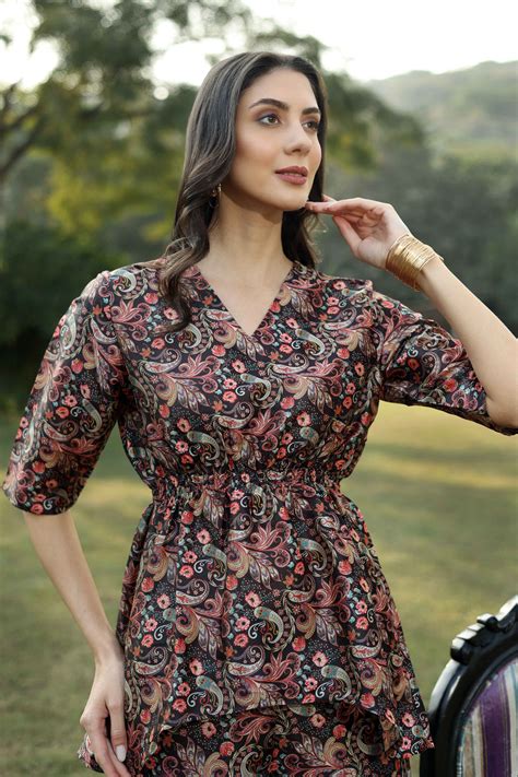 Black Paisley Set with Smocking Details on Front – BEOM COMMERCE