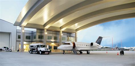 Henriksen Jet Center — Austin Executive Airport