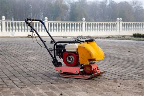 Using Plate Compactor On Pavers 的图像结果