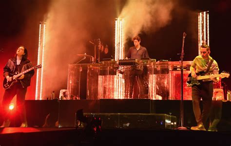 The xx release live performance of Jamie xx's 'Stranger In A Room'