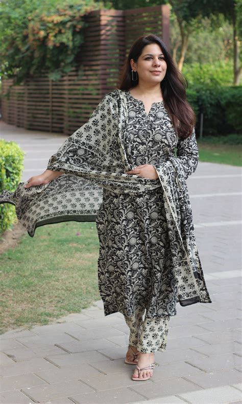 Cotton Handblock Black & Off White Kalamkari Print Suit with Mul Print ...