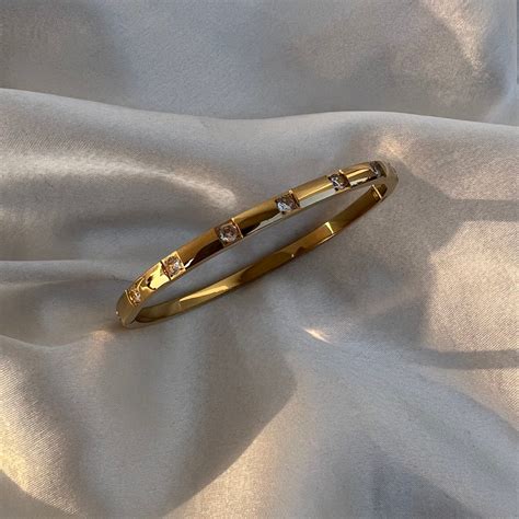 Dainty Darling 18k Gold Plated Bracelet – ILLUNIQ