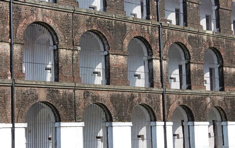 कतर में आठ भारतीयों की मौत की सजा कम होने के बाद परिजनों को अब माफी की ...