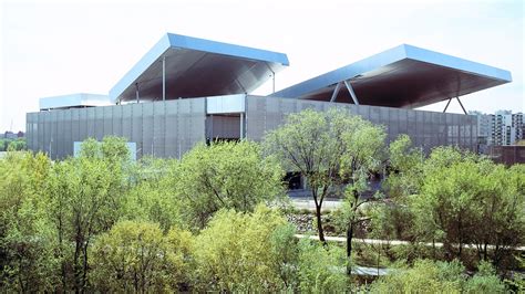 Rooftop Sportsfield 的图像结果