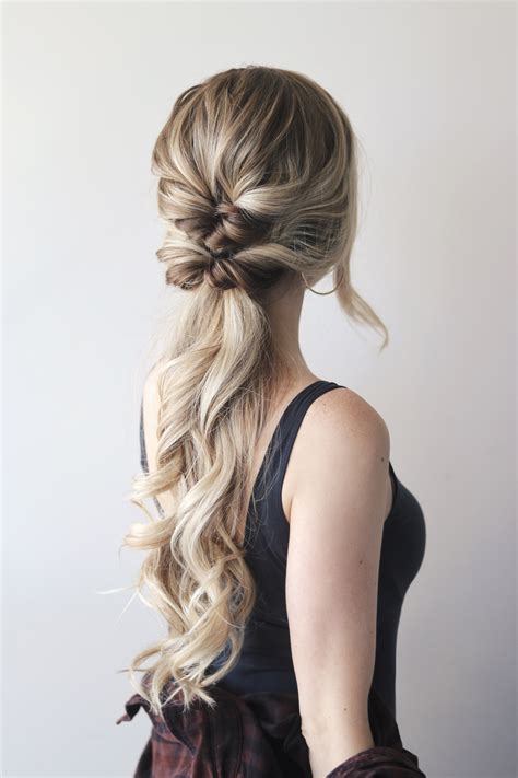 Easy Ponytail Tutorial 的图像结果