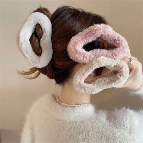 XXL Claw Clip | Fluffy Faux Fur Hair Claw Clip – KOJESHA