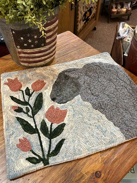 Rug Hooking Patterns 的图像结果