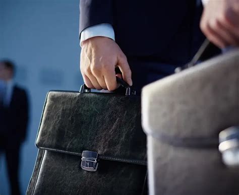 Explore Career Opportunities with AIS Windshield Experts