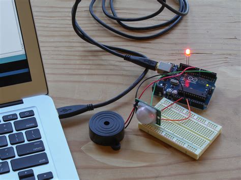 PIR Sensor Arduino Alarm 的图像结果