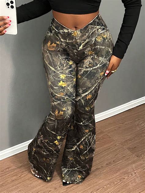 Slaydiva Plus Size Women's Branch Print Flare Pants, Holiday/New Year ...