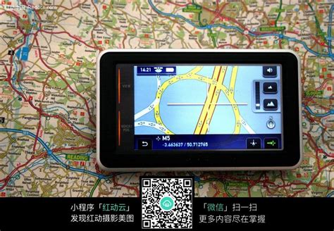矢量GPS导航技术插画图片-GPS导航地图和放大镜矢量插画素材-高清图片-摄影照片-寻图免费打包下载