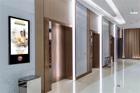 Digital Signage Screens for Maximum Impact in Malls