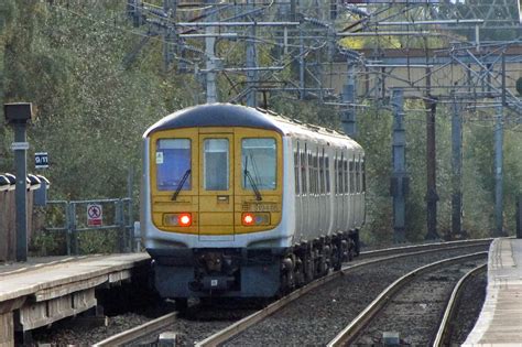 Class 319 train used in GB Railfreight parcel test at London Euston