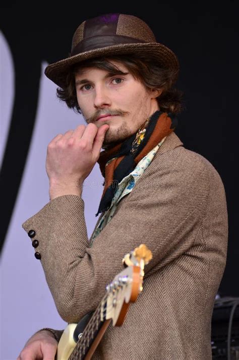 Local Band Sign 的图像结果