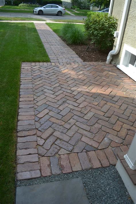 Concrete Paver Herringbone Pattern