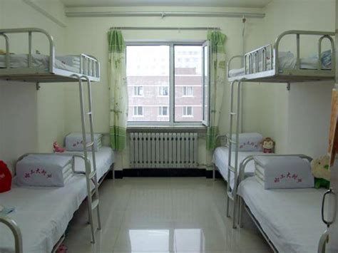 哈尔滨职业技术学院宿舍条件怎么样—宿舍图片内景-食堂宿舍