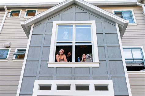 Living with Roommates – Housing