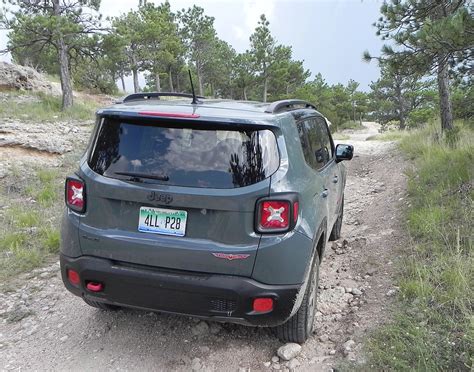 Review: 2016 Jeep Renegade Trailhawk is as trail-ready as its name implies