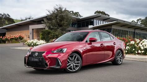 2017 Lexus IS first drive review - Drive