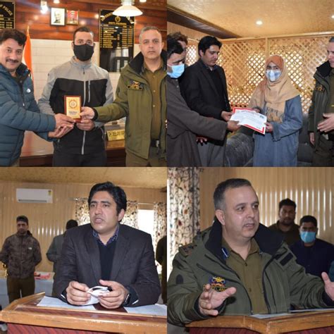 Police felicitates toppers of 10th & 12th class examination in Pulwama ...