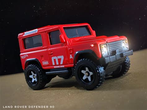 Great version of this Land Rover Defender 90 : HotWheels