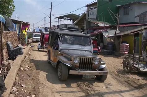 Hanapbuhay ng mga taga-Bulakan apektado ng road project | ABS-CBN News